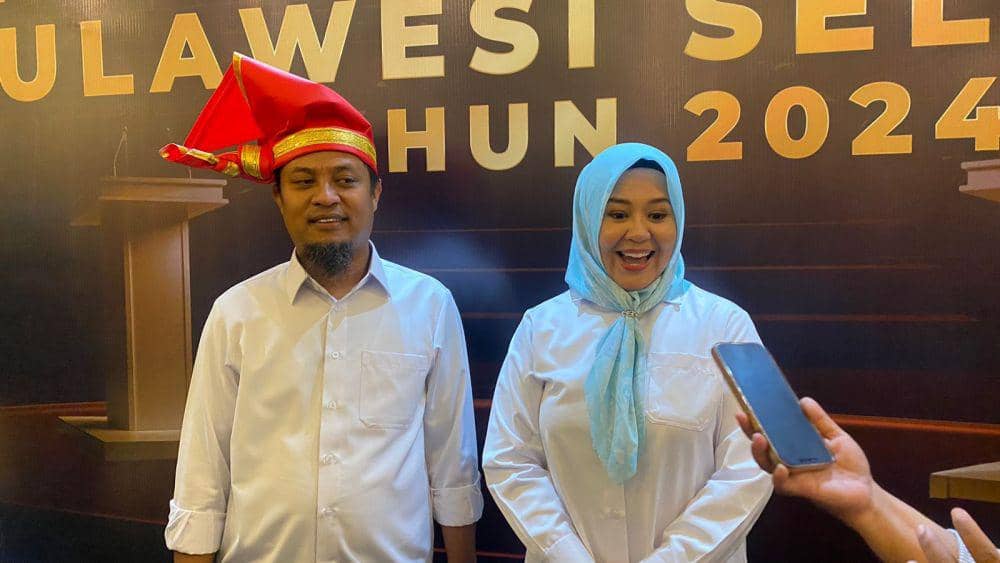 Calon Gubernur dan Wakil Gubernur Sulawesi Selatan, Andi Sudirman Sulaiman dan Fatmawati Rusdi, usai debat perdana di Hotel Four Points, Makassar Senin (28/10/2024). (IDN Times/Istimewa)