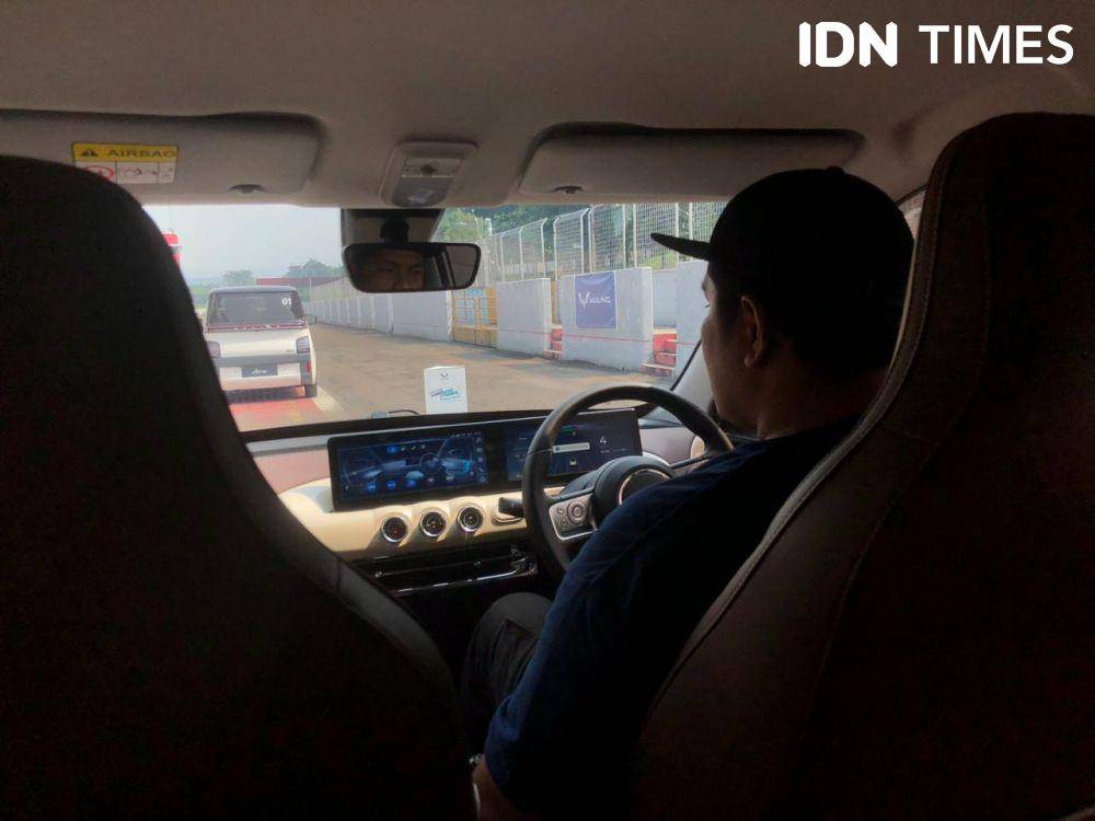 Pengenalan dan tes berkendara mobil listrik Wuling (IDN Times/Rangga Erfizal)