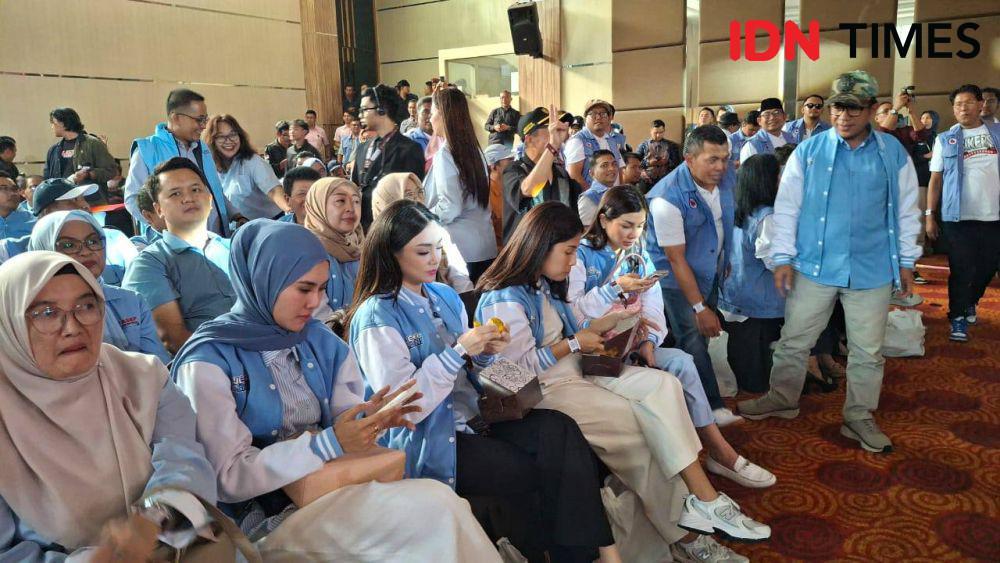 Rombongan Artis yang Hadiri Langsung Debat Bupati KBB, Siapa Saja?