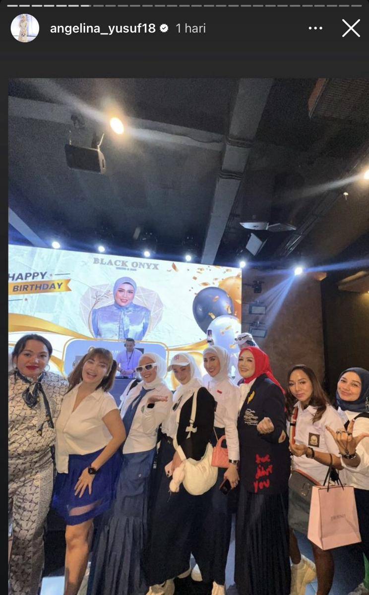 potret ultah ke-53 Elly Sugigi (Instagram.com/angelina_yusuf18)