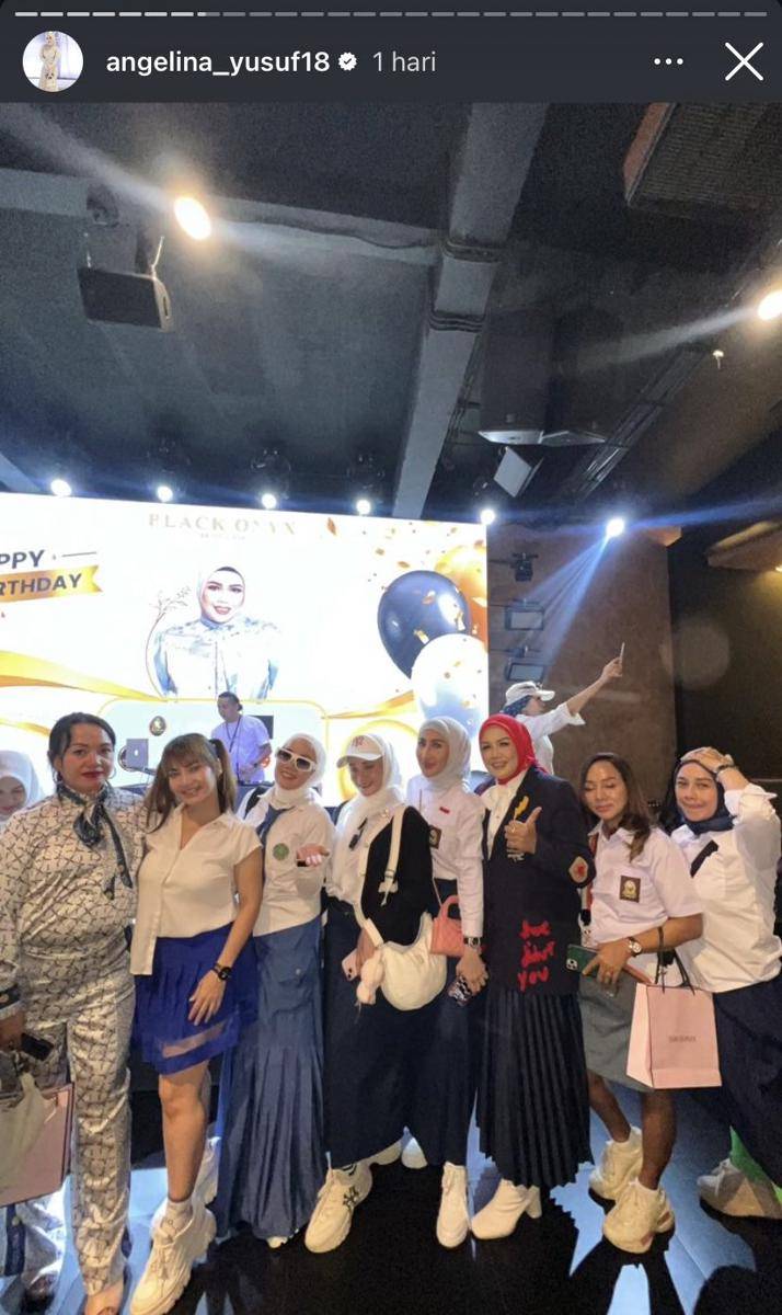 potret ultah ke-53 Elly Sugigi (Instagram.com/angelina_yusuf18)