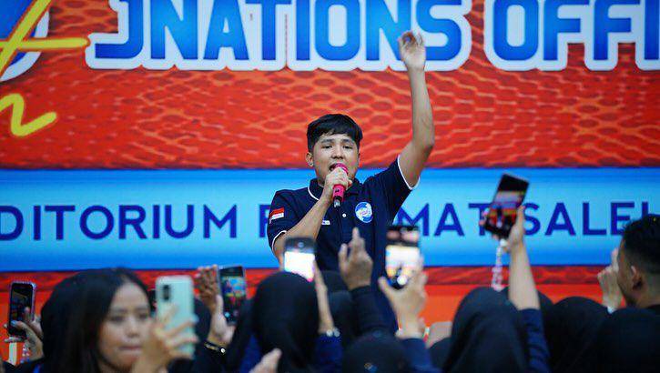 potret Jirayut di anniversary fansclub-nya (instagram.com/jirayutdaa4official)