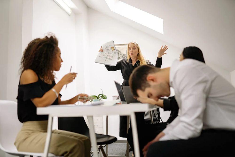 3 Cara Ngobrol ke Atasan Soal Burnout, Lakukan dengan Bijak