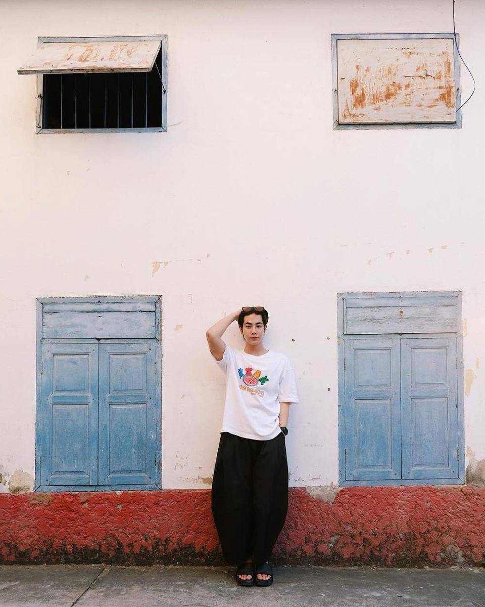 outfit baggy pants ala Mix Sahaphap (instagram.com/mixxiw)