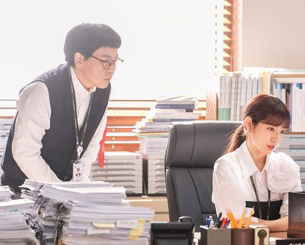 cuplikan Kang Bit Na dan Koo Man Do di The Judge from Hell (instagram.com/sbsdrama.official)