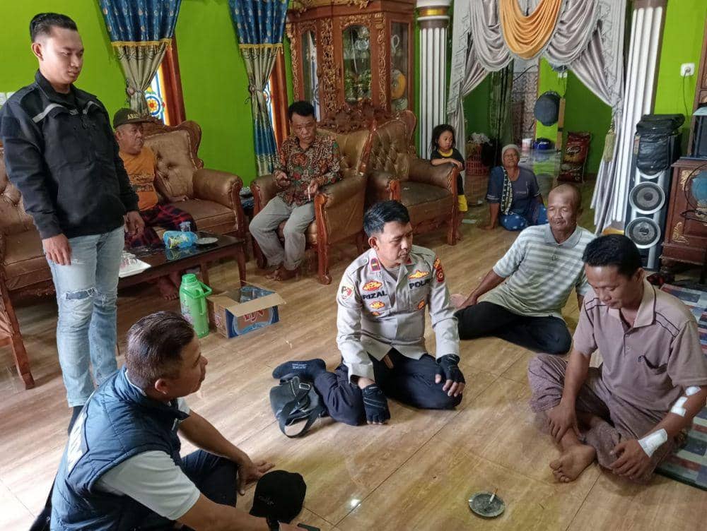 Buaya Liar Gigit warga saat Buang Air di Sungai