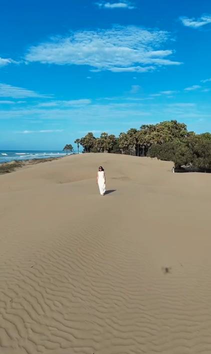 Potret gurun pasir di Pantai Oetune, Timor Tengah Selatan, NTT (tiktok.com/irnamanggala)