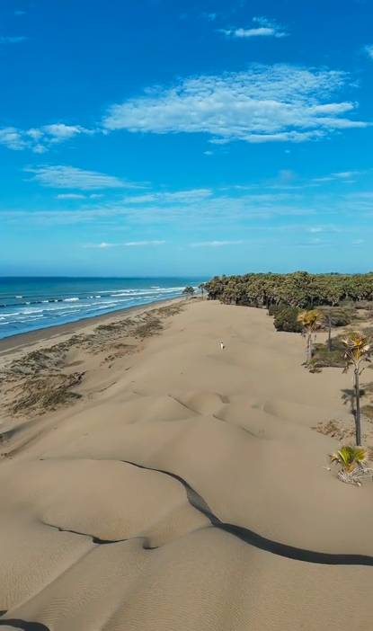 Potret gurun pasir di Pantai Oetune, Timor Tengah Selatan, NTT (tiktok.com/irnamanggala)