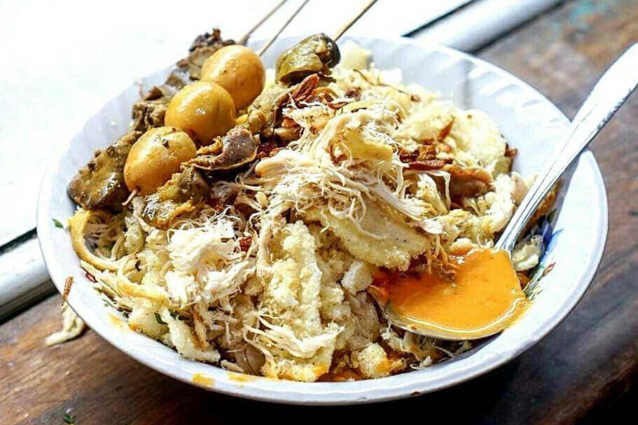 Bubur Ayam Pak Kumis (instagram.com/buburayamkumis)