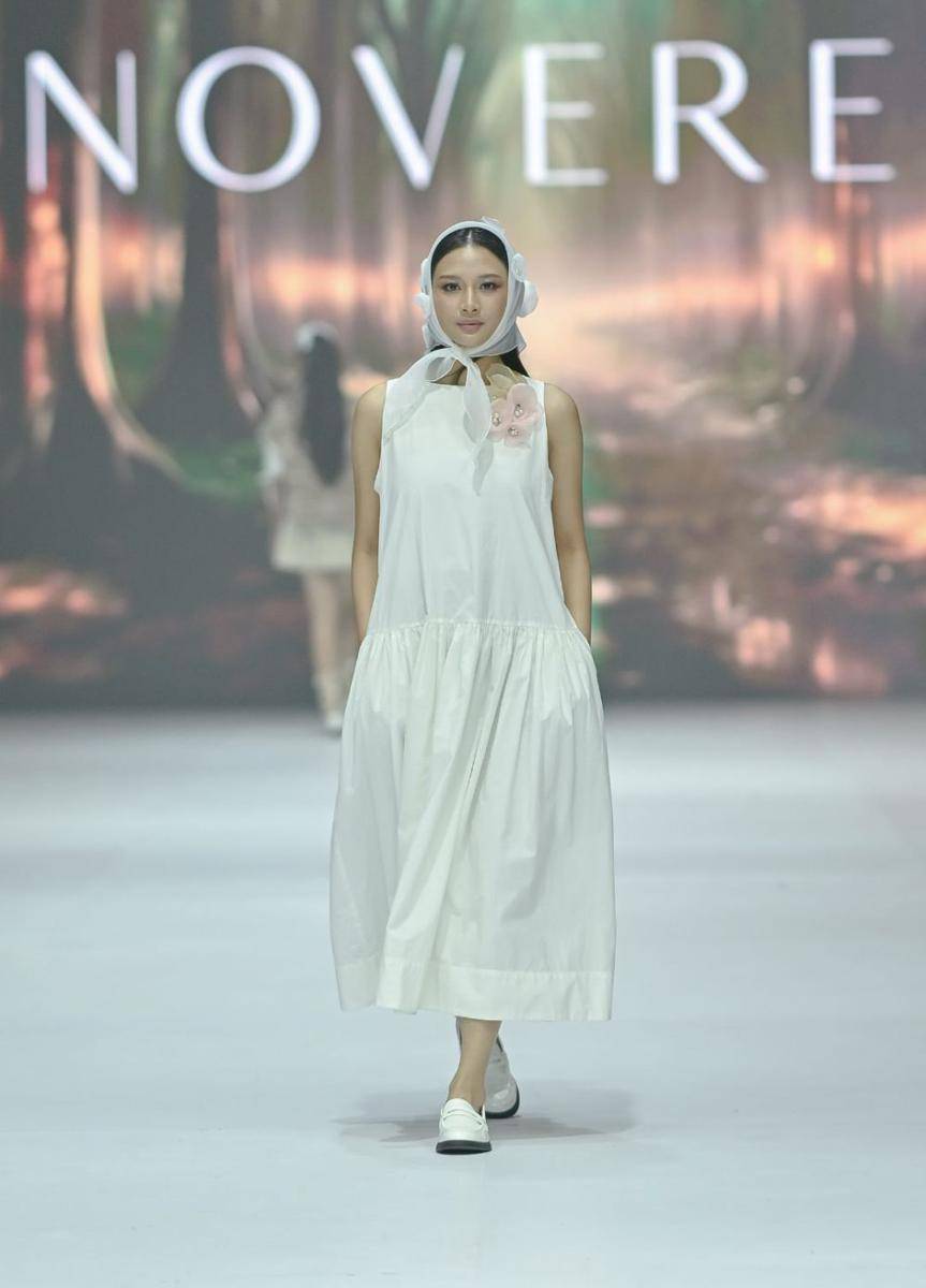 Koleksi NOVERE di JFW 2025. (dok. Jakarta Fashion Week/Dandy Hendrata)
