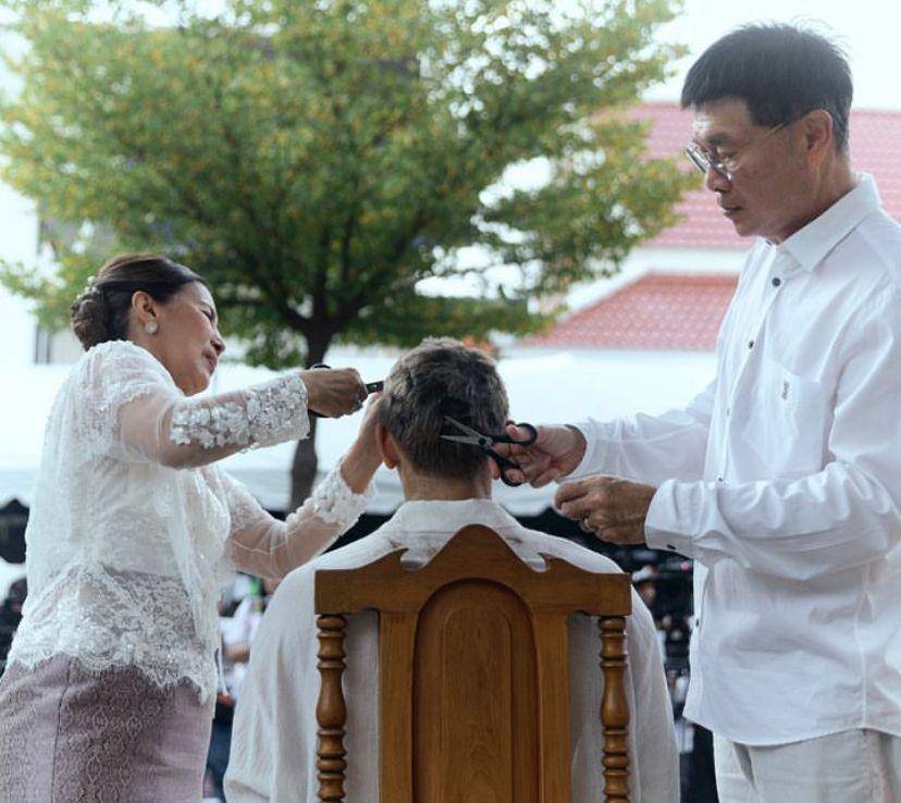 Momen penahbisan Mew Suppasit jadi Bhikku (instagram.com/mewsuppasit)