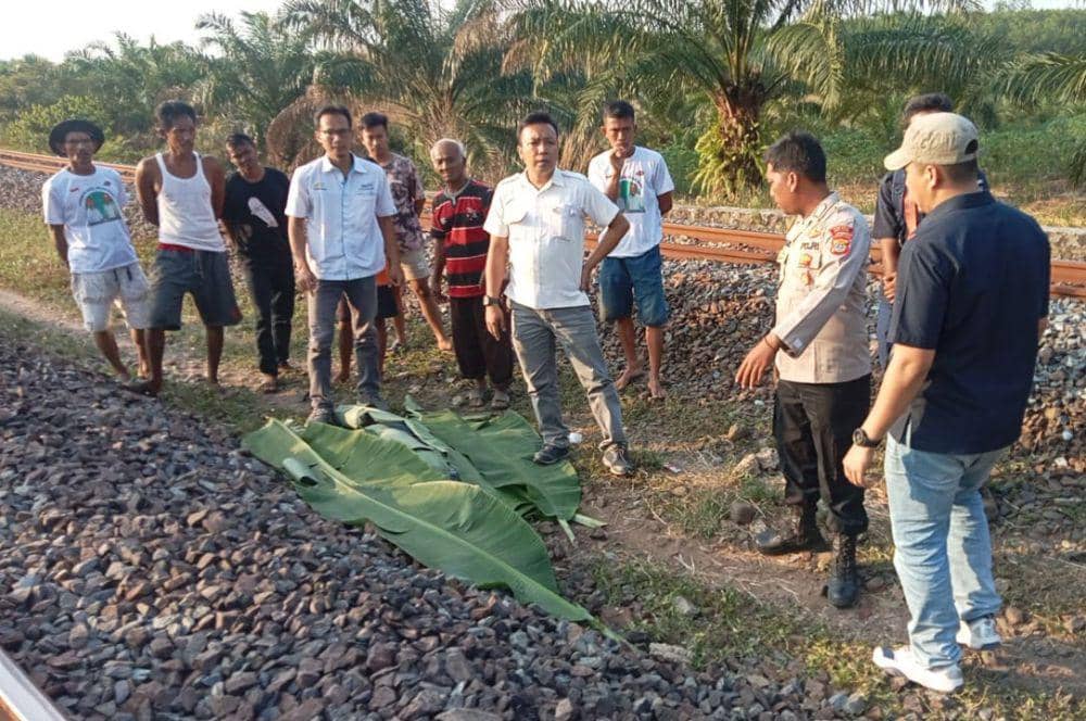 Pria di Way Kanan Tewas, Tabrakan Diri ke Kereta Api Babaranjang