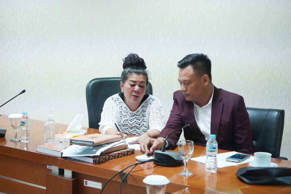 Ketua Komisi III DPRD Kota Bogor, Heri Cahyono dan Anggota Komisi III DPRD Kota Bogor, Atty Somadikarya. (Humas DPRD Kota Bogor)