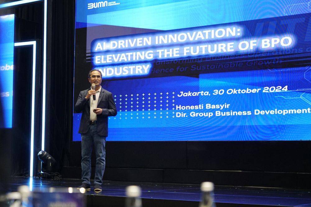 Direktur Group Business Development Telkom Honesti Basyir saat memberikan Keynote Speech  pada acara Infomedia Conference “INFINITE - Infomedia Insight for Technology Excellence.” Yang  berlangsung di Auditorium Telkom Landmark Tower, Jakarta Selatan pada Rabu, (30/10). (Dok. Telkom)