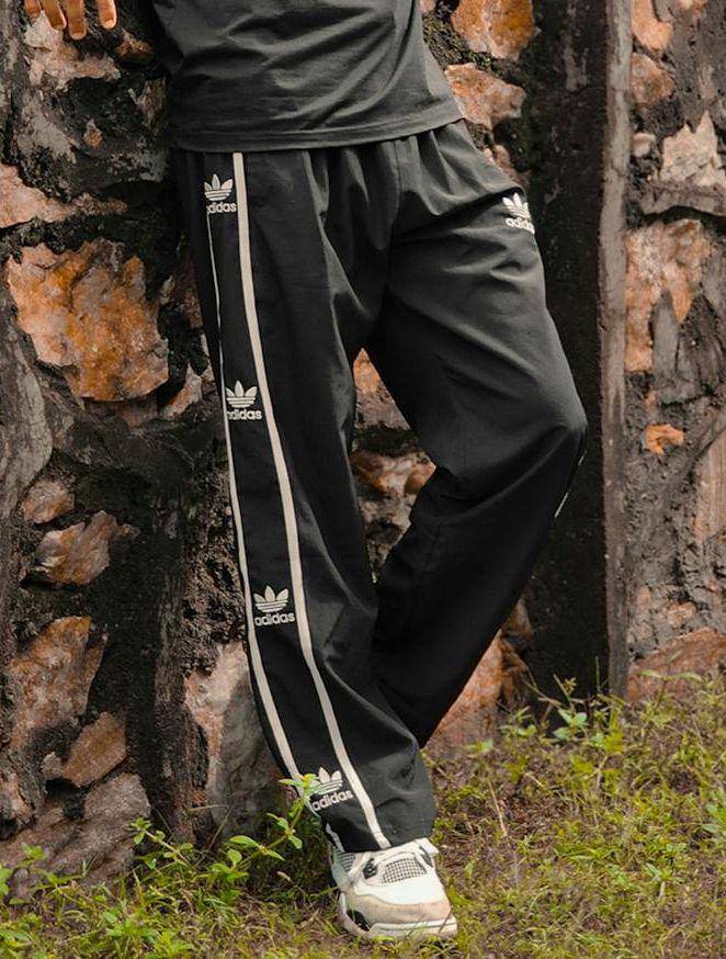 sport pants (pexels.com/AMIT MEENA (AMMY))