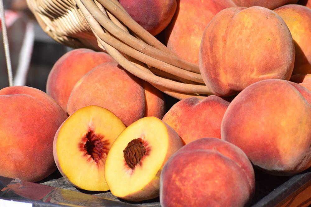 Cara Makan Buah Peach, Segarnya Bikin Terpikat!