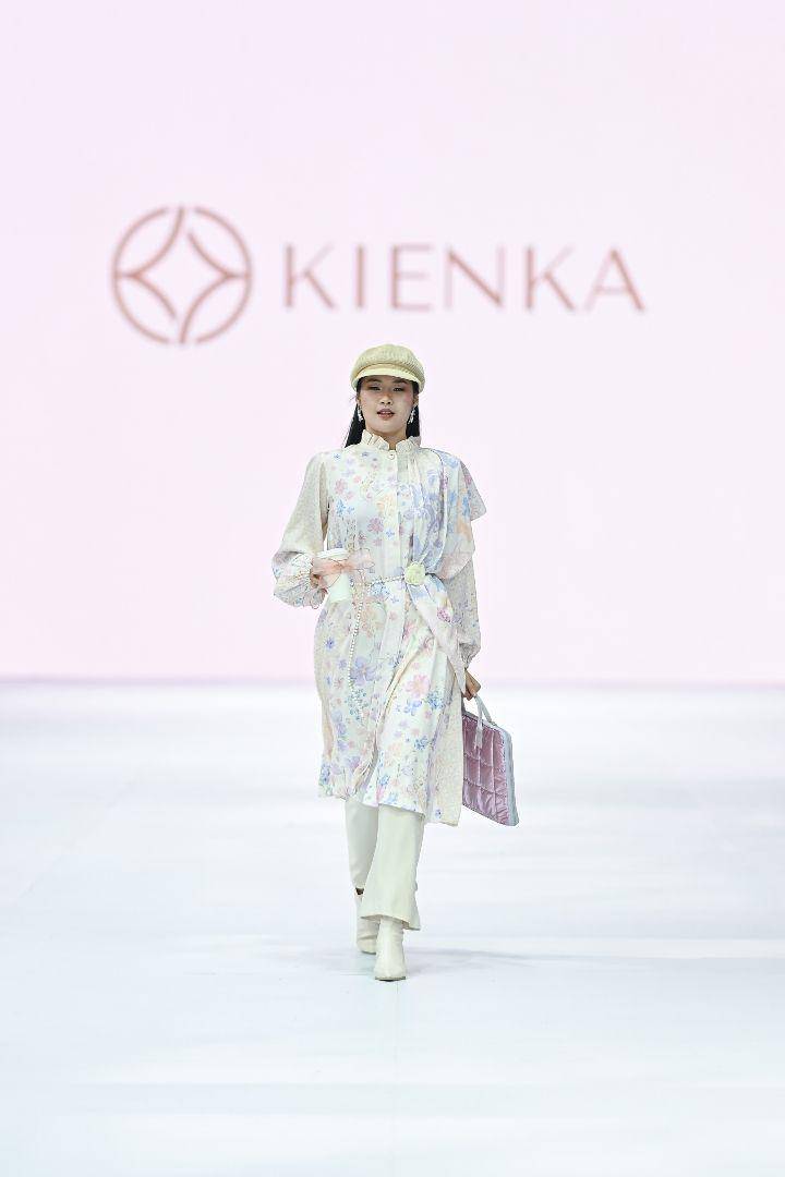 Koleksi Kienka di Jakarta Fashion Week 2025 (dok. Jakarta Fashion Week/Dandy Hendrata)