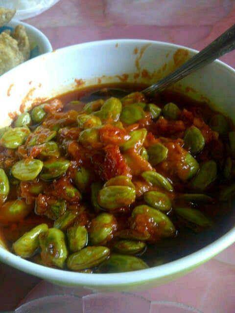 Sambal Pete (https://id.pinterest.com/miacantix20/)