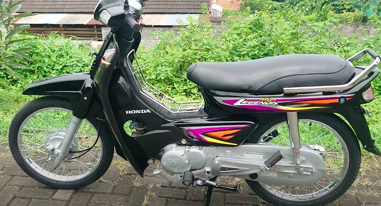 Honda Astrea Legenda 1 (dok.youtube.com/Rhema Classic 46)