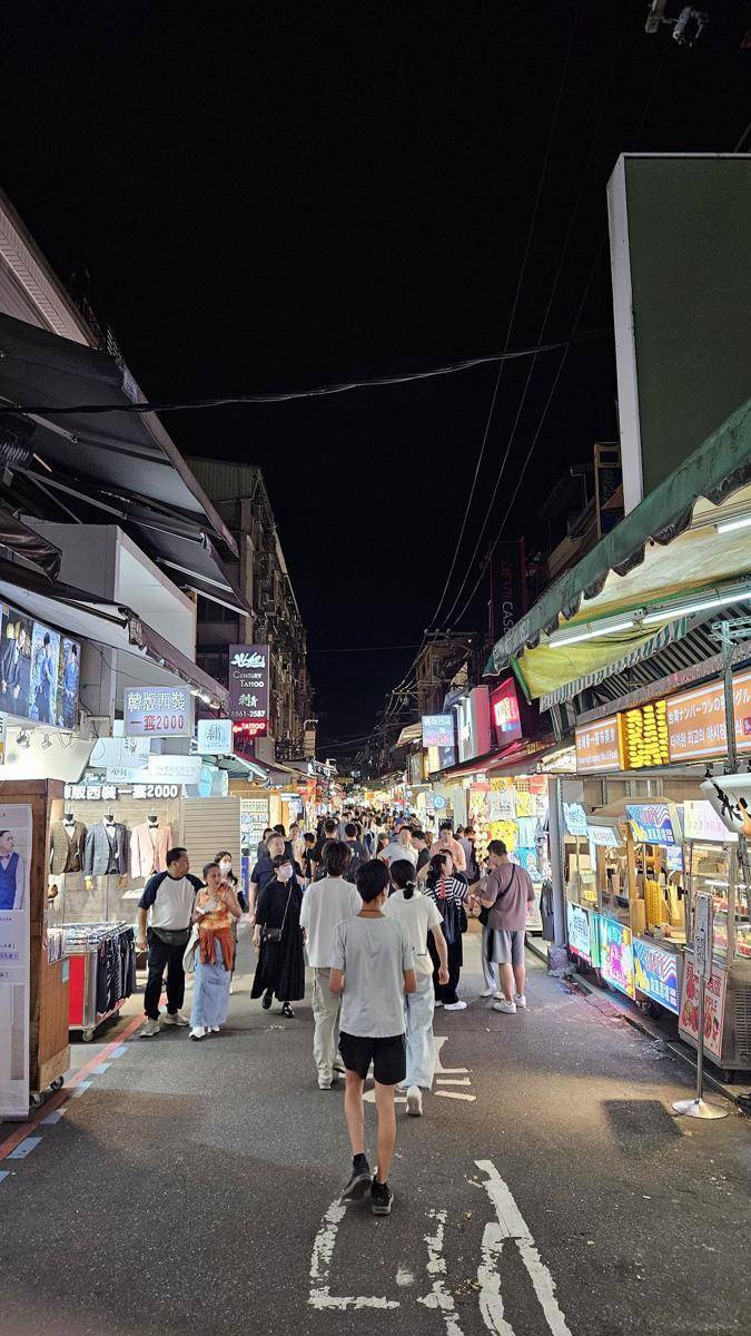 potret Shilin Night Market (commons.wikimedia.org/Ganmatthew)