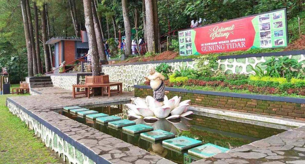 Potret Kebun Raya Gunung Tidar, Magelang (magersari.magelangkota.go.id)