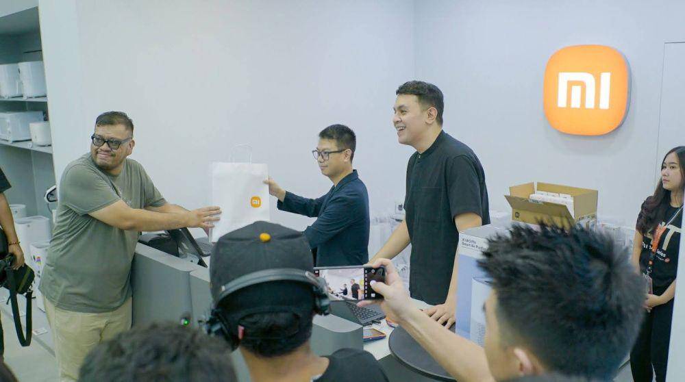Xiaomi 14T Series resmi dijual di Indonesia dengan penjualan perdana yang digelar serentak di 8 Xiaomi Store di seluruh Indonesia. (dok. Istimewa)