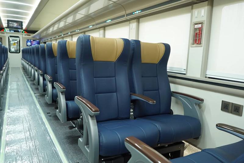 Potret rangkaian kereta ekonomi Stainless Steel New Generation (dok. PT KAI)
