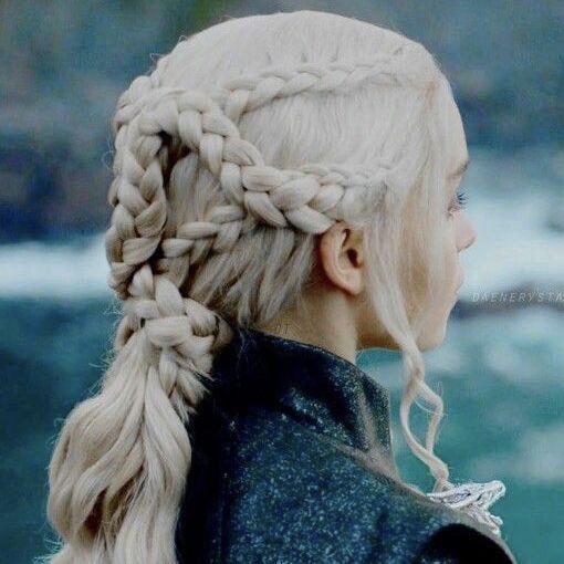 4 Gaya Kepang Rambut Stylish yang Bisa Kamu Coba Girls!