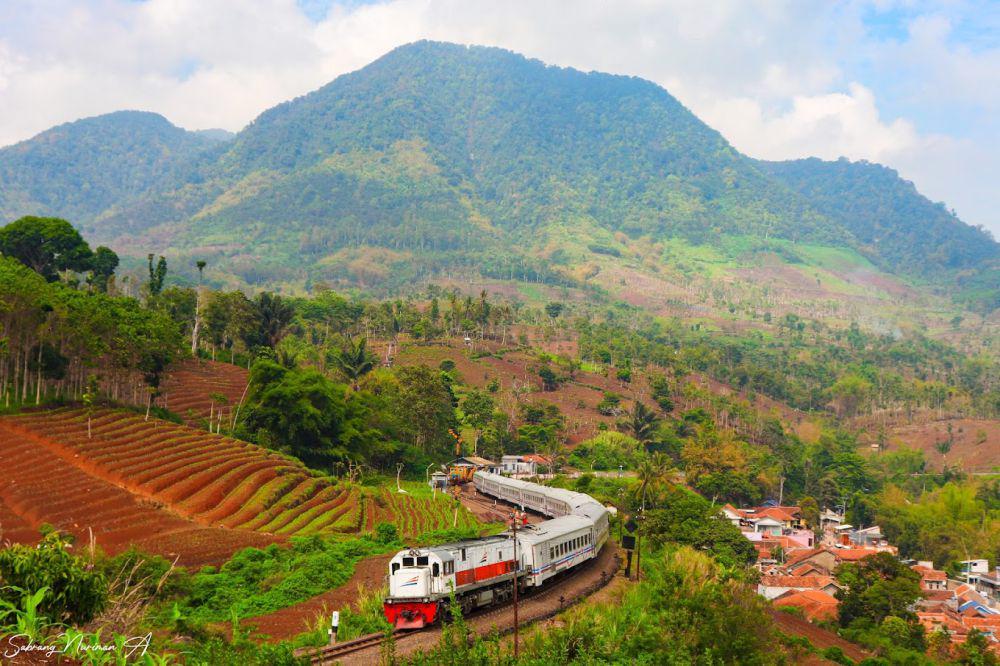 10 Stasiun Kereta Api Tertinggi di Indonesia, Vibes-nya Bikin Betah