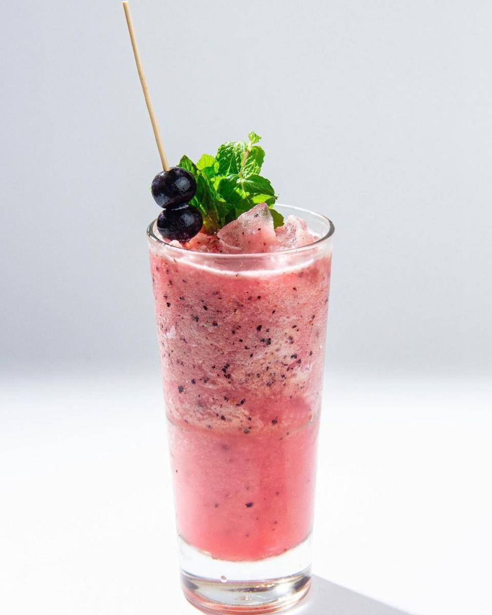 Potret menu Bluberry Crush di 3 Wise Monkeys (instagram.com/3wisemonkeys_id)
