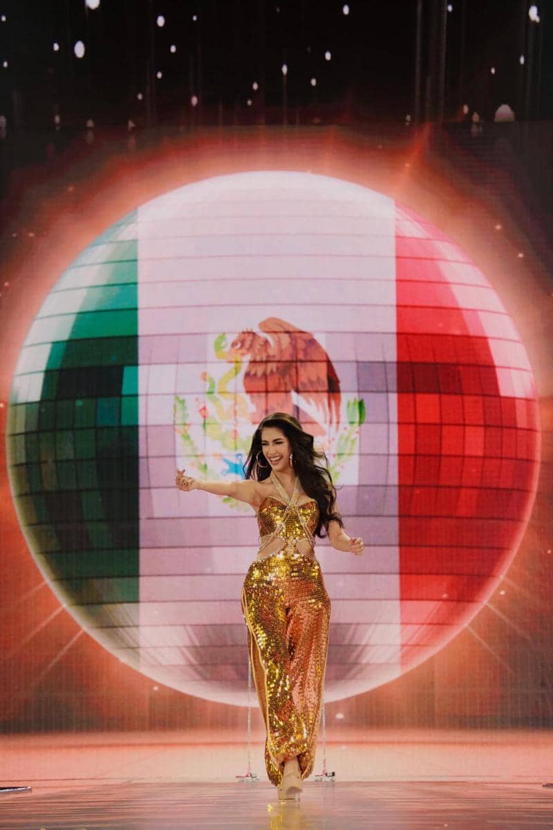 Potret Finalis Saat Sesi Opening Number Miss Grand International 2024 (Facebook.com/Miss Grand International)