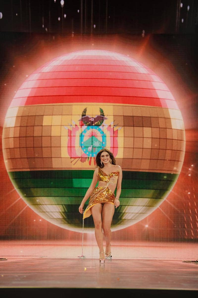 Potret Finalis Saat Sesi Opening Number Miss Grand International 2024 (Facebook.com/Miss Grand International)