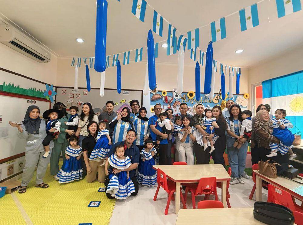 potret Ameena pentas di sekolah (instagram.com/attahalilintar)