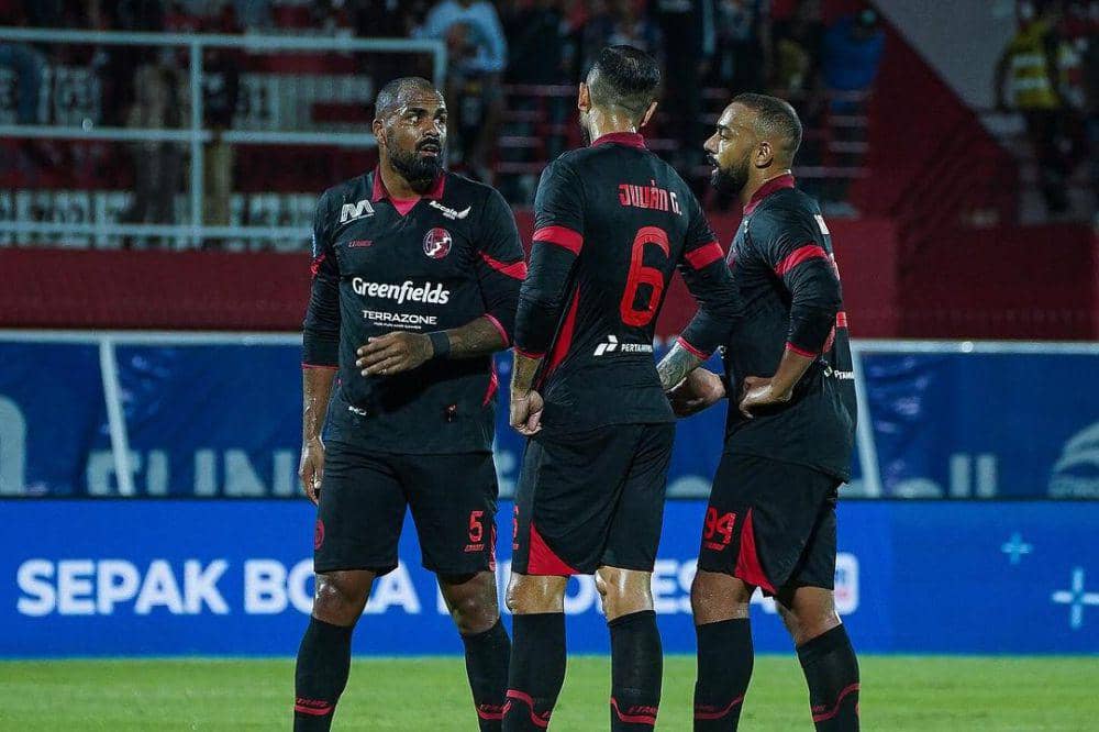 Arema FC dalam laga melawan Persija Jakarta pada pekan ke-9 Liga 1 Indonesia 2024/2025. (instagram.com/aremafcofficial)