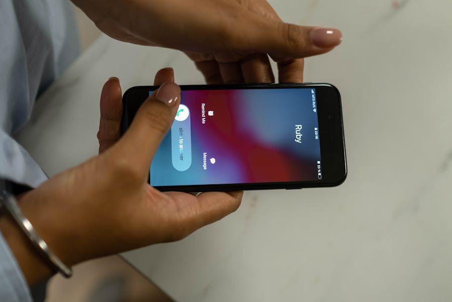 7 Ciri-Ciri Penipuan Telepon Pakai AI, Jangan Asal Angkat!