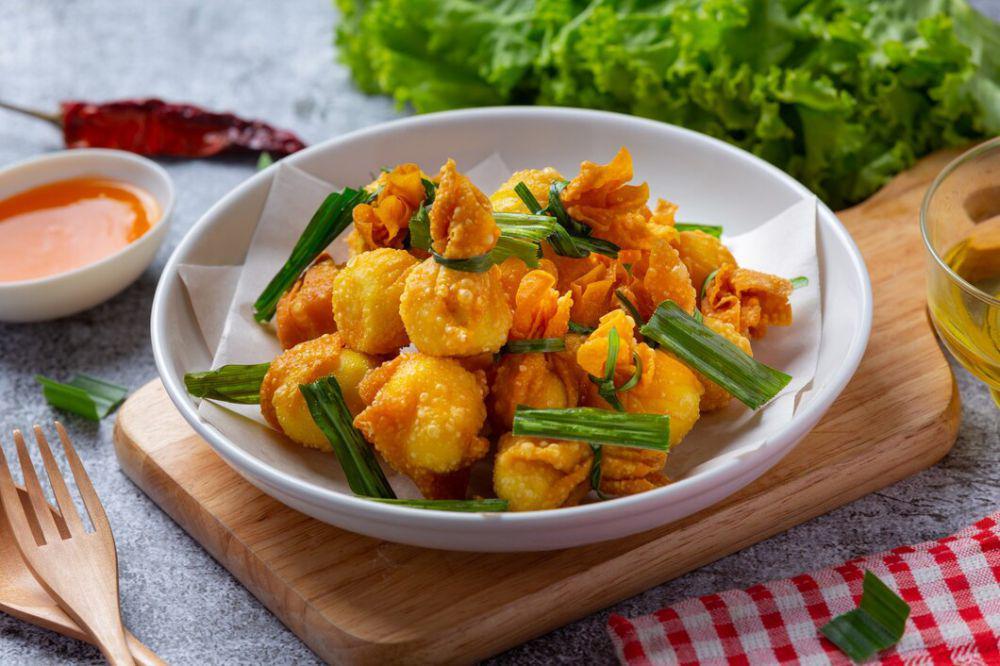 Resep Pangsit Goreng Isi Ayam, Ide Camilan Enak dan Renyah