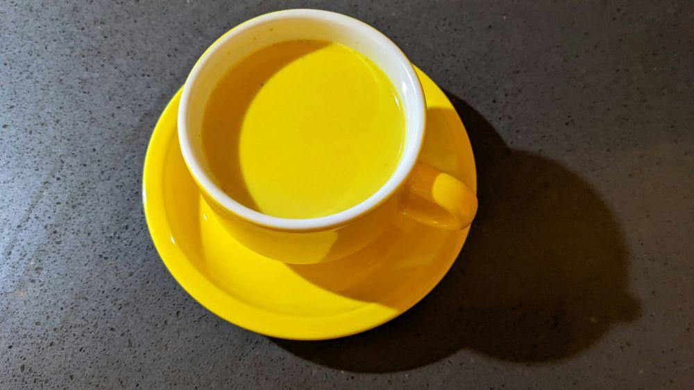Resep Latte Kunyit: Kopi Versi Sehat yang Mudah Dibuat