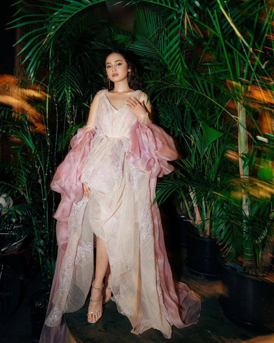 koleksi dress pesta ala Syifa Hadju (instagram.com/syifahadju)
