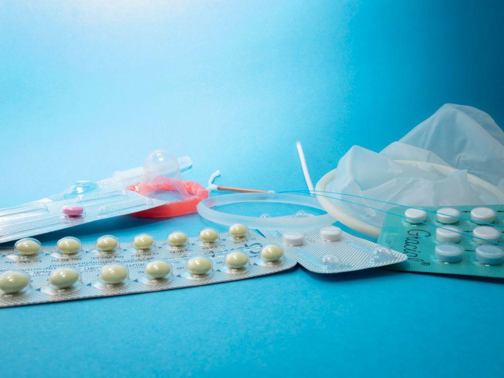 Perbedaan Kontrasepsi Hormonal dan Non Hormonal, Mana yang Lebih Baik?