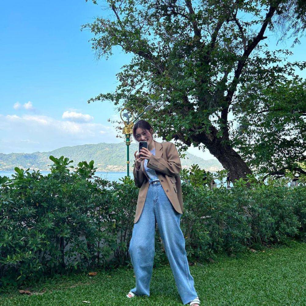 mix and match blazer ala Jung Chae Yeon (instagram.com/j_chaeyeoni)