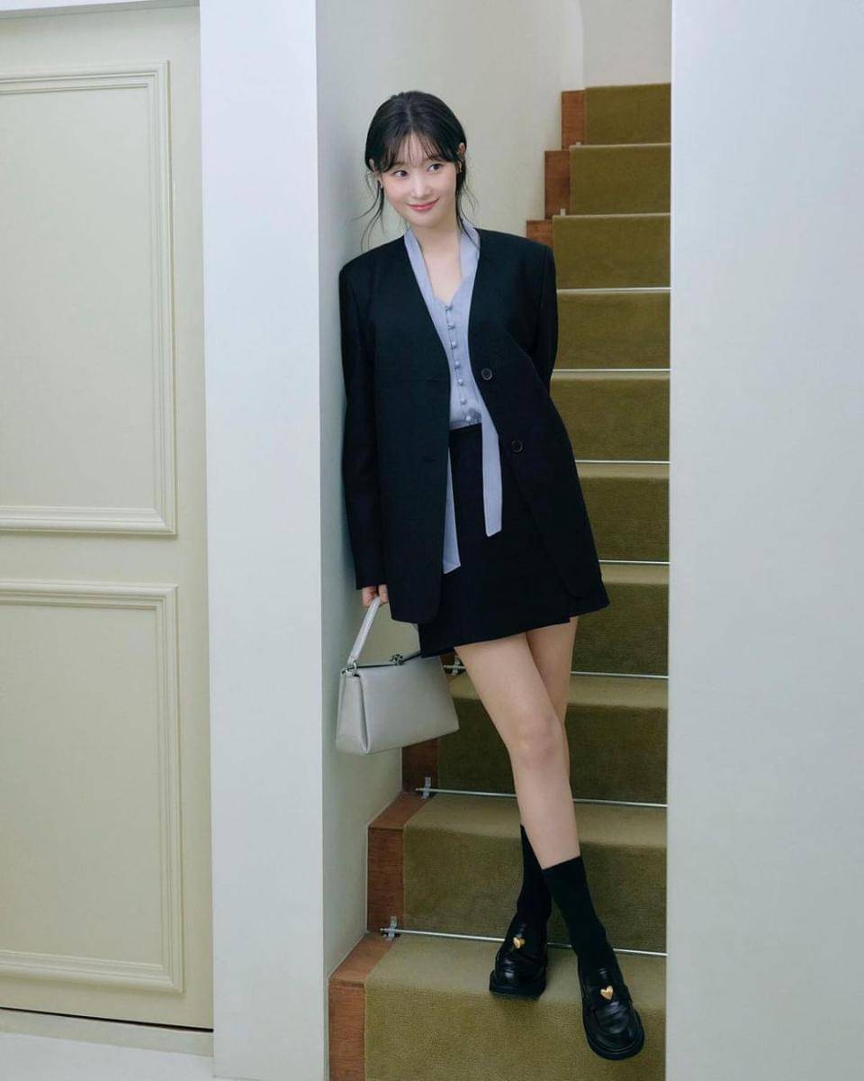 mix and match blazer ala Jung Chae Yeon (instagram.com/j_chaeyeoni)