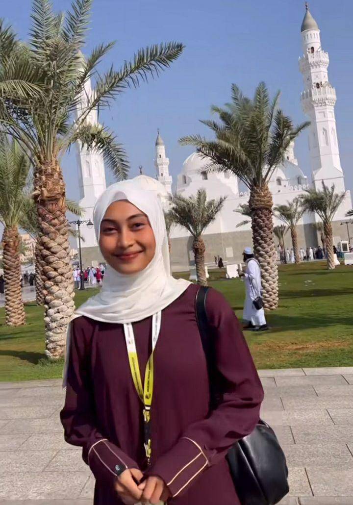 potret Novia Bachmid umrah (instagram.com/noviabachmid)