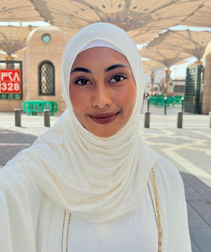 potret Novia Bachmid umrah (instagram.com/noviabachmid)