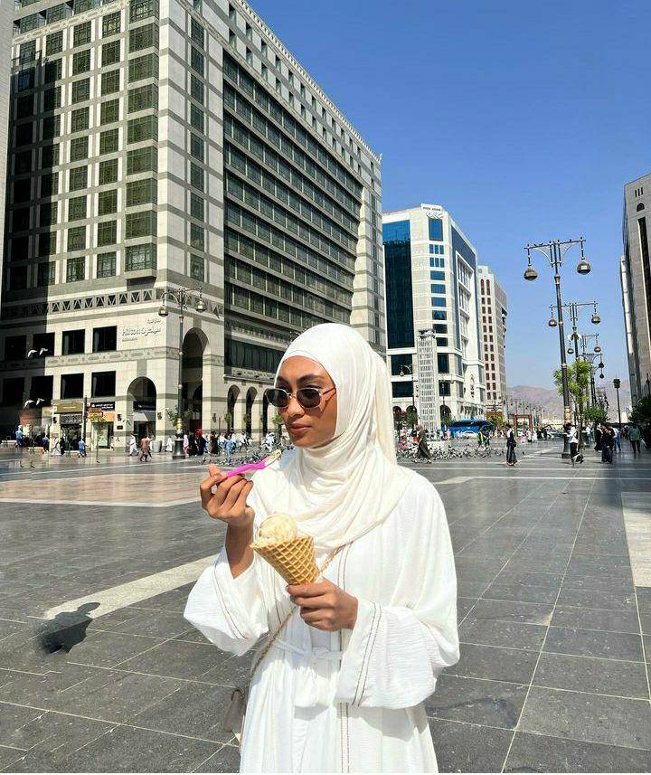 potret Novia Bachmid umrah (instagram.com/noviabachmid)