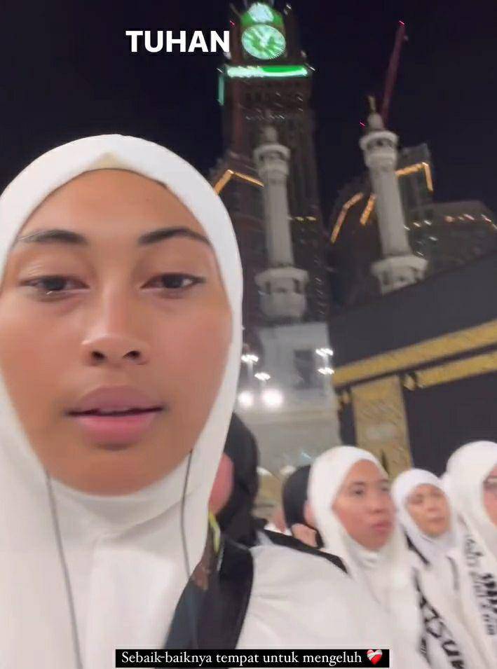 potret Novia Bachmid umrah (instagram.com/noviabachmid)