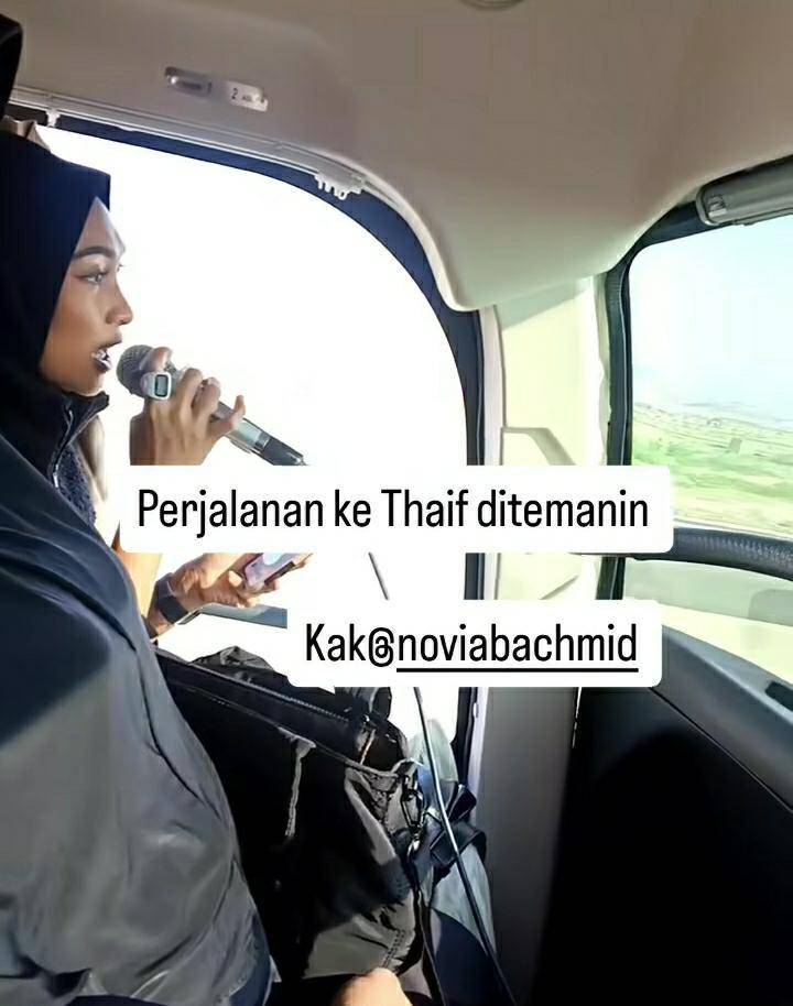 potret Novia Bachmid umrah (instagram.com/noviabachmid)