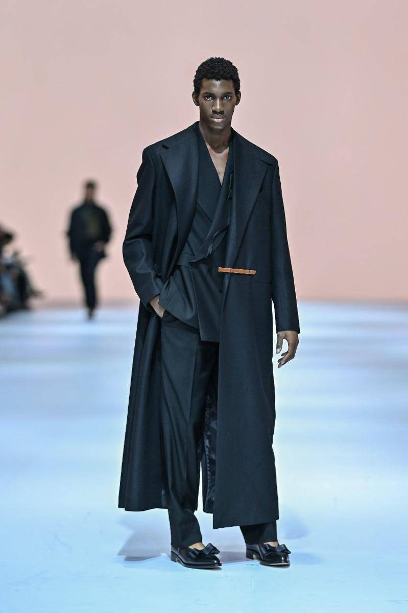 Koleksi Jan Sober dan Asha dalam show Crafted In Style yang dipersembahkan oleh MAZDA di JFW 2025. 21 Oktober 2024. (Jakarta Fashion Week / Dandy Hendrata)