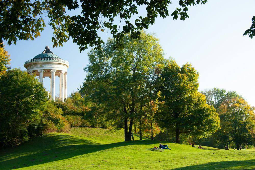 Englischer Garten (unsplash.com/Ignacio Brosa)