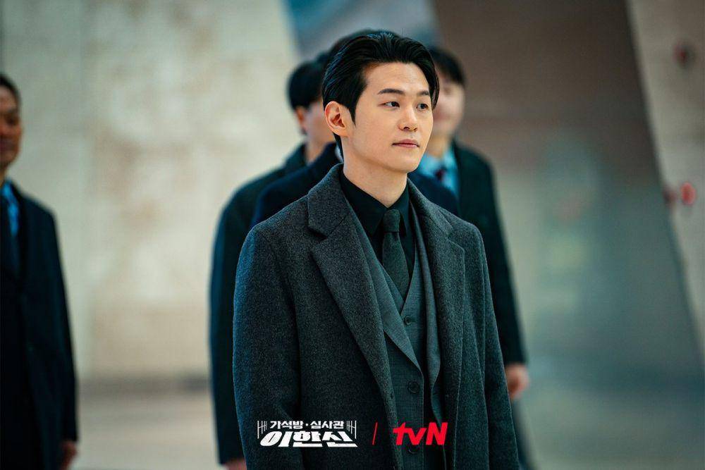 cuplikan peran Lee Hak Joo di Parole Examiner Lee (dok. TVN/Parole Examiner Lee)