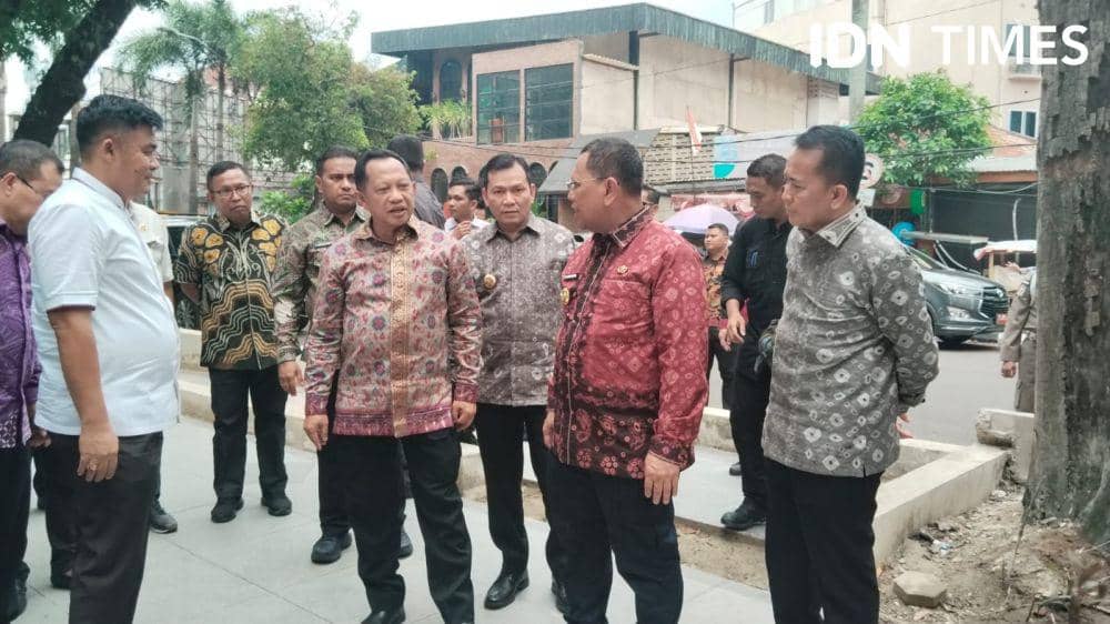 Mendagri Tito Karnavian tinjau lokasi wisata di Palembang (IDN Times/Feny Maulia Agustin)